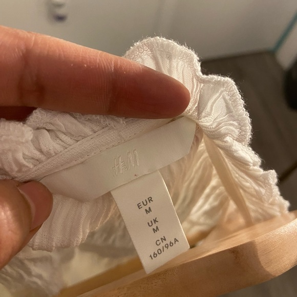 H&M Beautiful Top - Picture 2 of 5